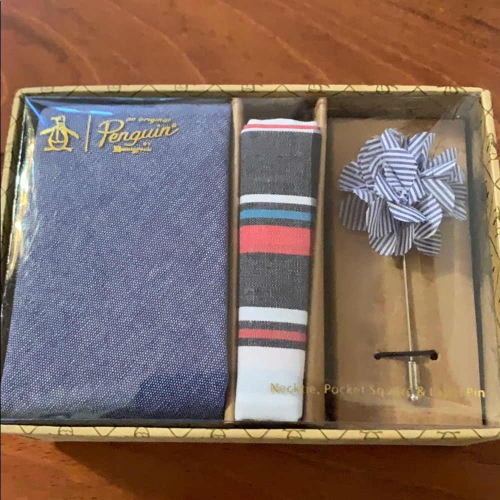 Necktie, pocket square & lapel pin. New in box.